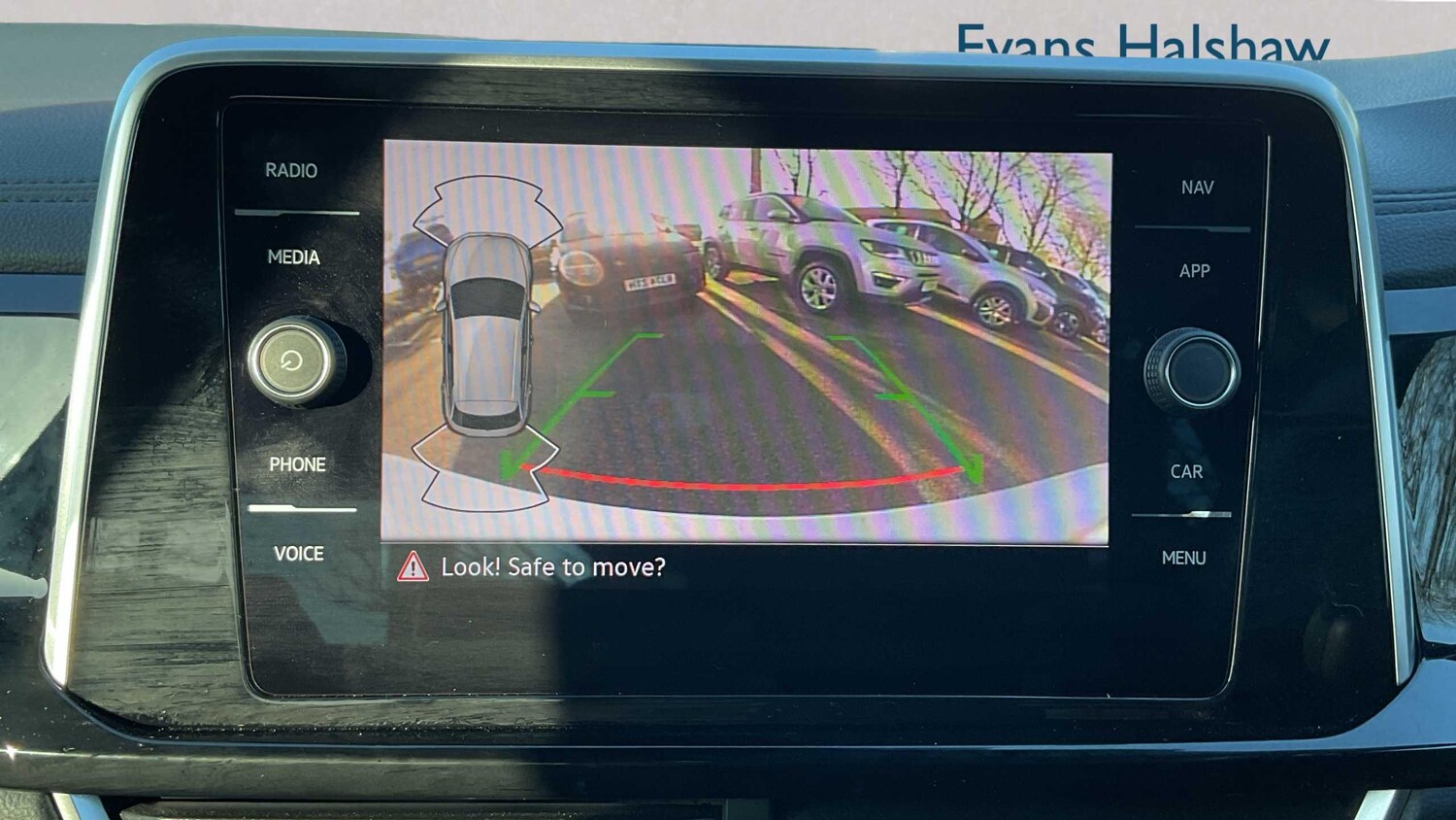 Used Volkswagen T-Roc 2023 for sale - 77810897: Photo 17