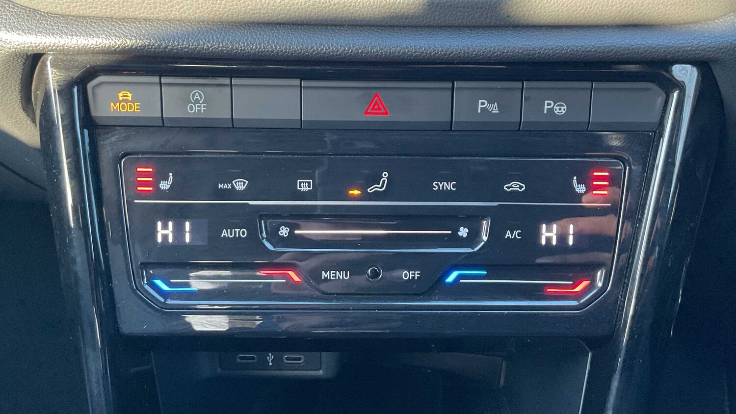 Used Volkswagen T-Roc 2023 for sale - 77810897: Photo 19