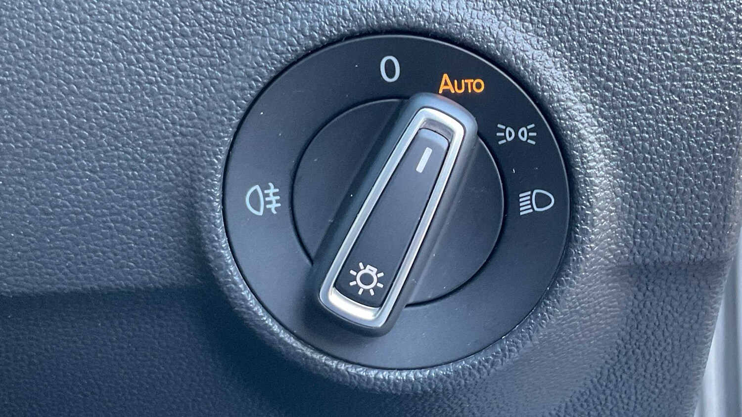 Used Volkswagen T-Roc 2023 for sale - 77810897: Photo 23