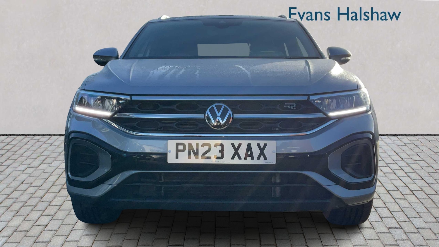 Used Volkswagen T-Roc 2023 for sale - 77810897: Photo 4