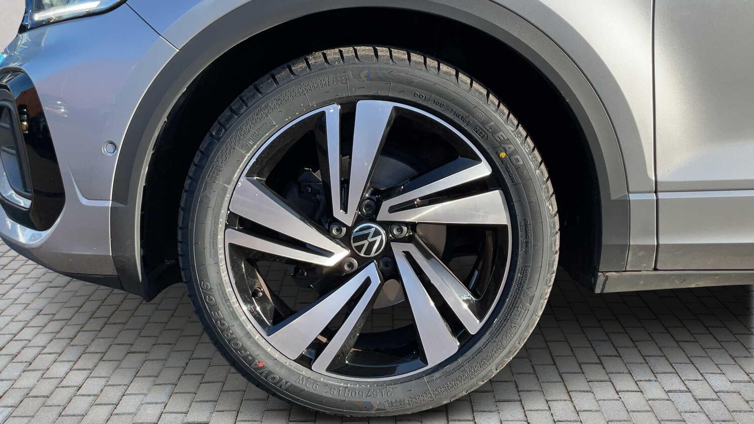 Used Volkswagen T-Roc 2023 for sale - 77810897: Photo 6