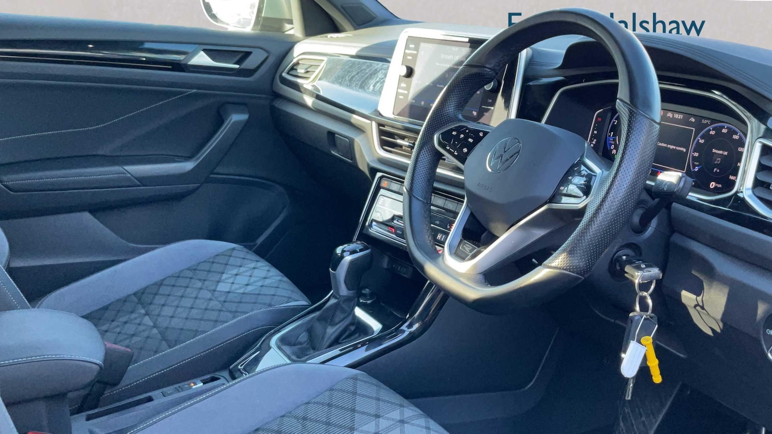 Used Volkswagen T-Roc 2023 for sale - 77810897: Photo 8