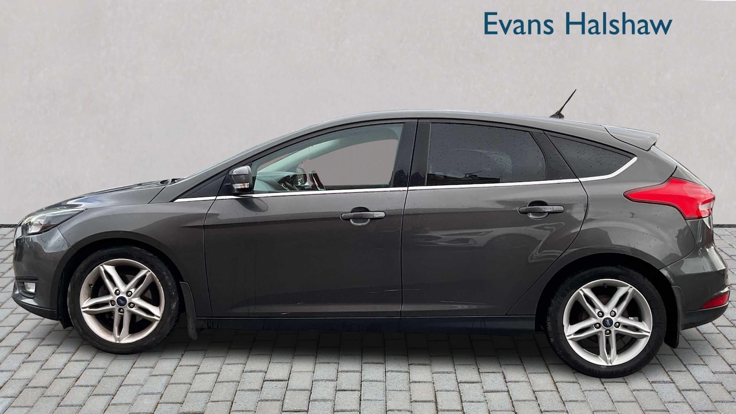 Used Ford Focus 2017 for sale - 76390642: Photo 3