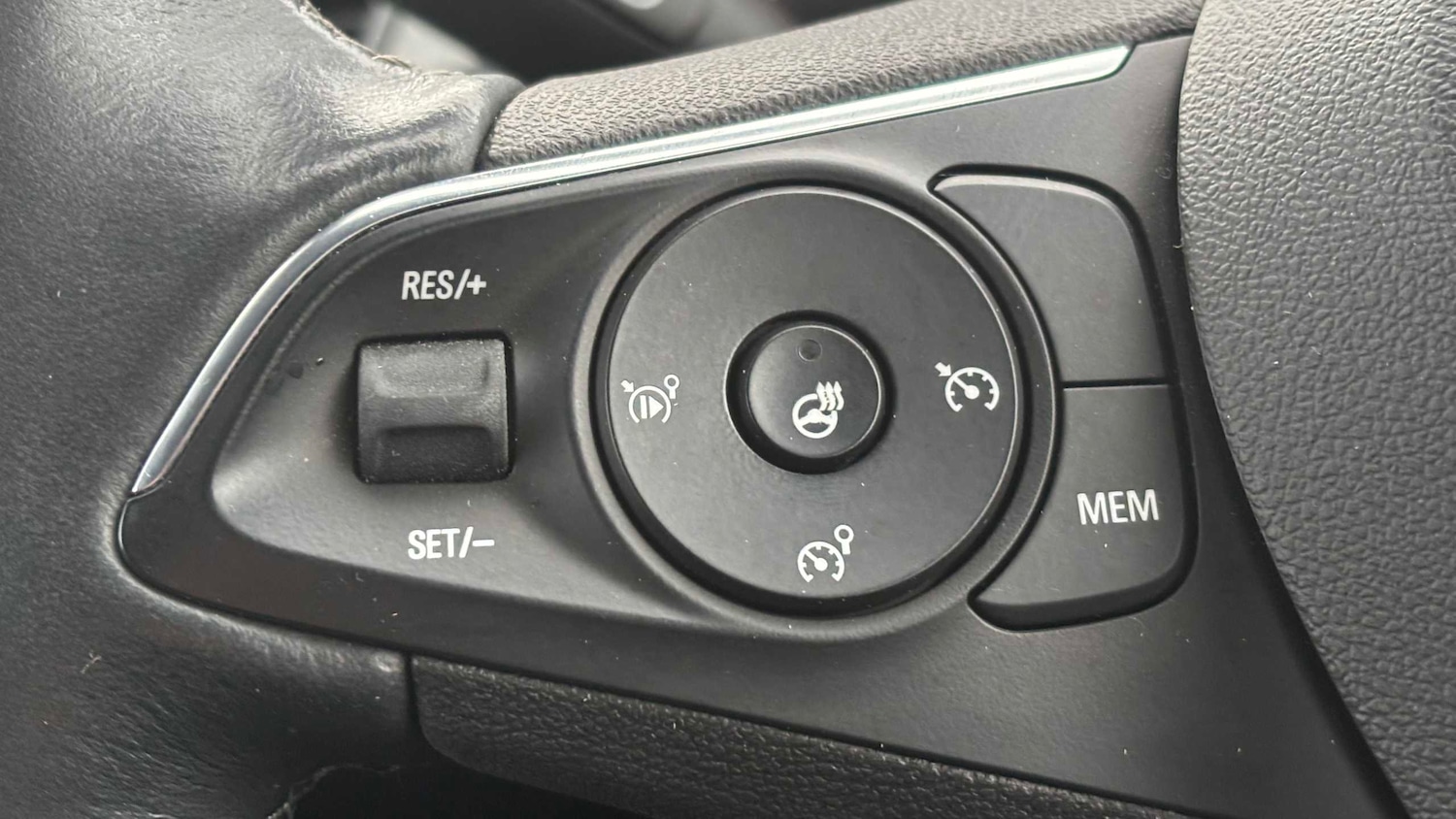 Used Vauxhall Crossland 2021 for sale - 77044122: Photo 21