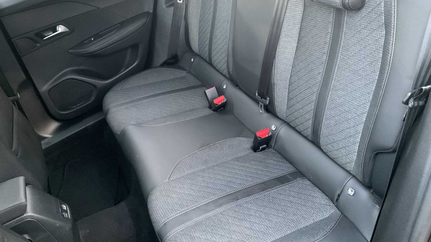 Used Peugeot 2008 2025 for sale - 77158453: Photo 18