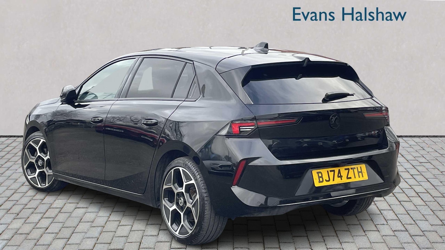 Used Vauxhall Astra for sale - 78216312: Photo 2