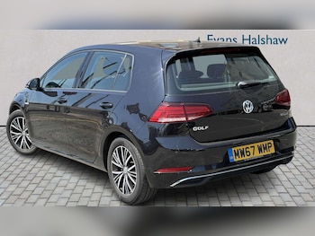 Used Volkswagen Golf 2017 for sale - 79227475: Photo