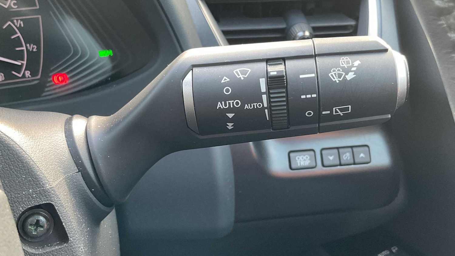 Used Lexus UX 2022 for sale - 76016040: Photo 31