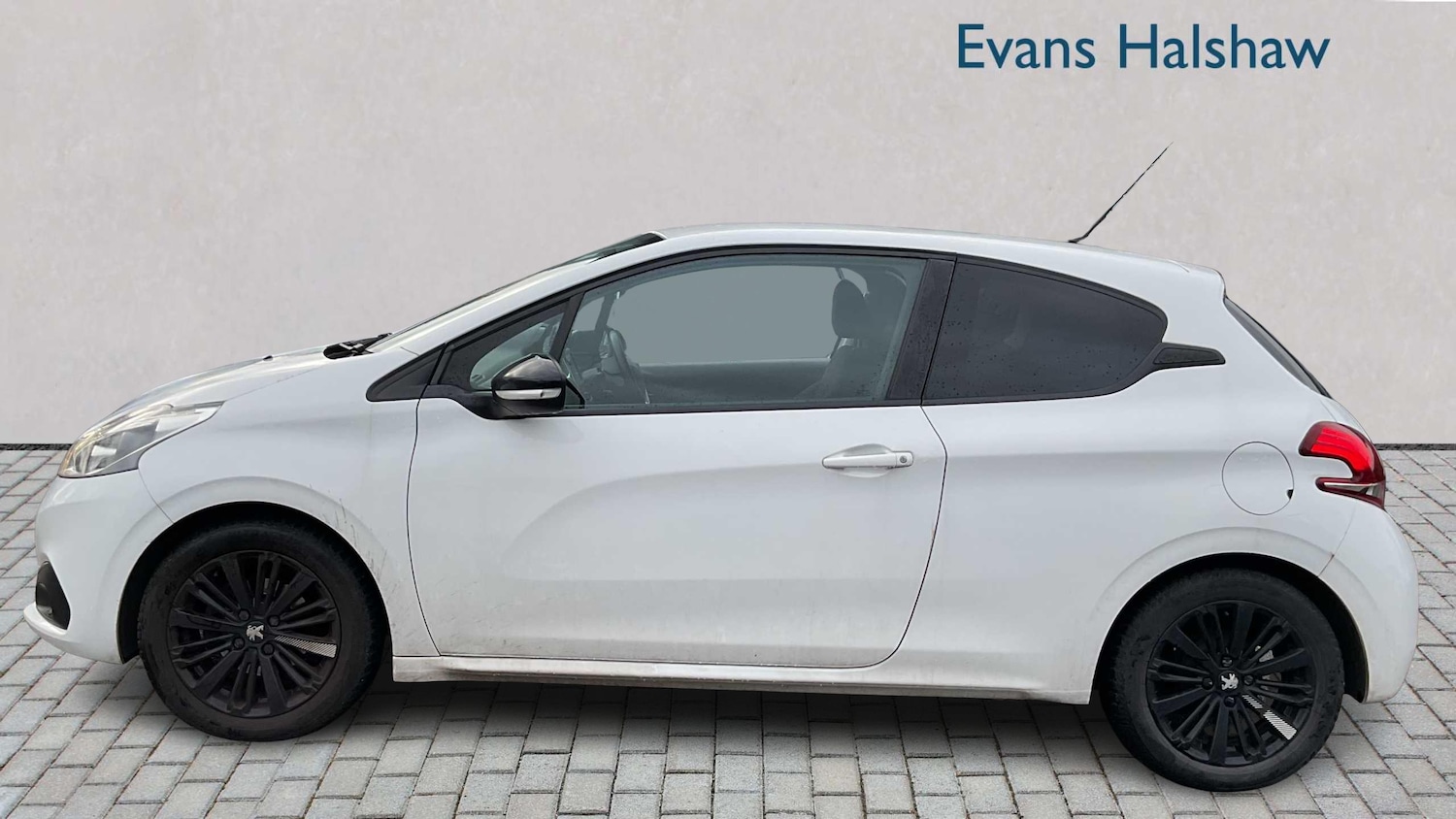 Used Peugeot 208 2018 for sale - 77058323: Photo 4