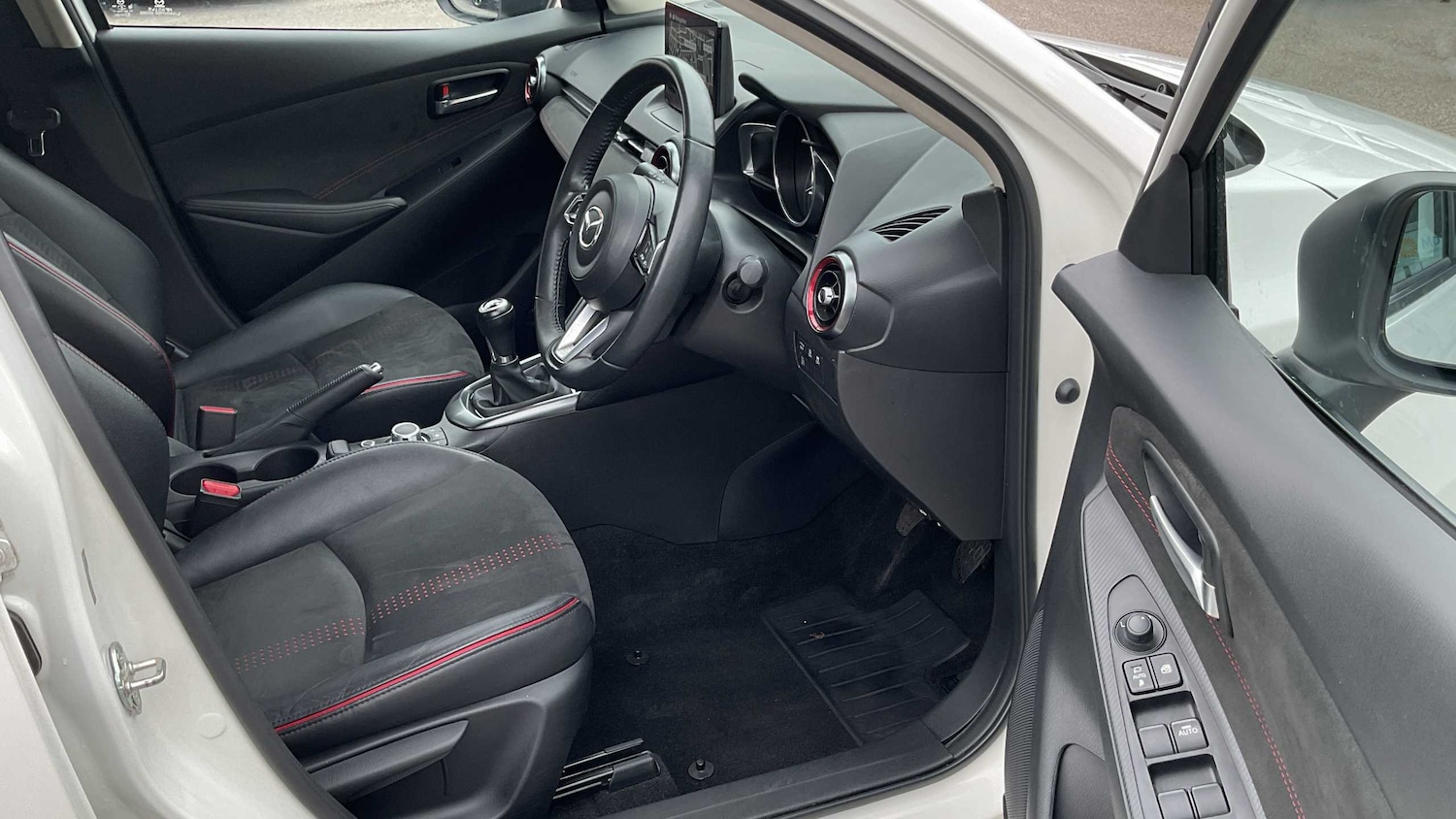 Used Mazda Mazda2 2024 for sale - 76015949: Photo 7