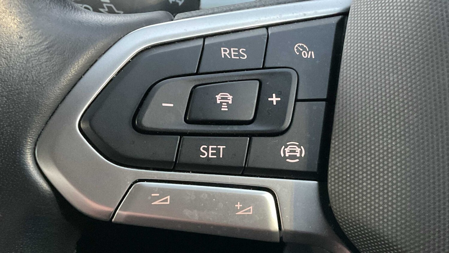 Used Volkswagen T-Roc 2023 for sale - 76564552: Photo 17