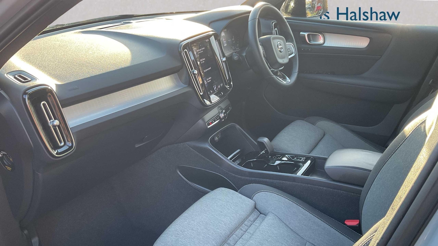 Used Volvo XC40 2023 for sale - 76435605: Photo 11