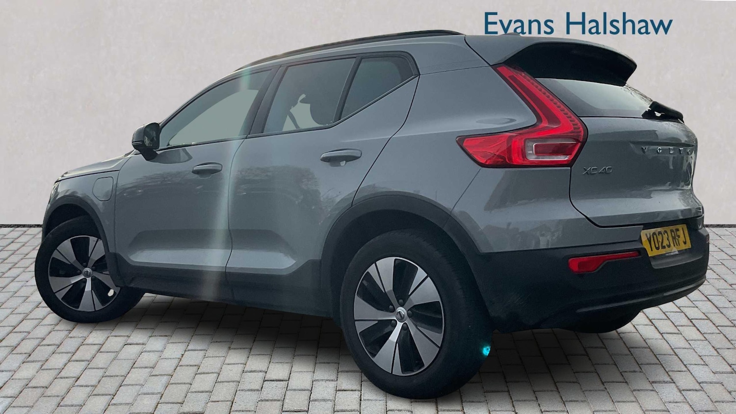 Used Volvo XC40 2023 for sale - 76435605: Photo 3