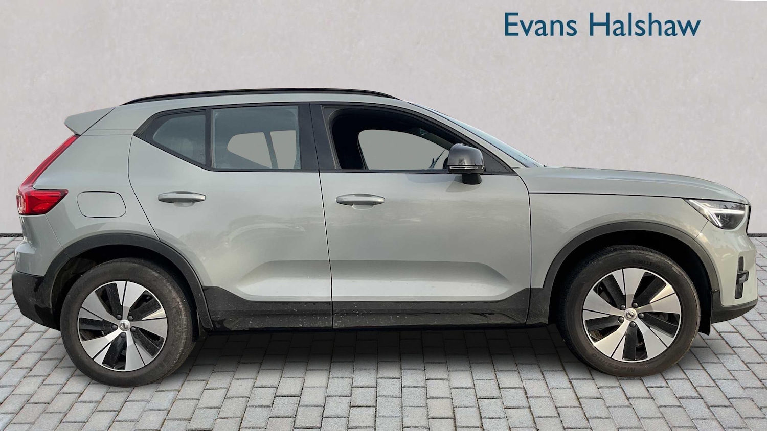 Used Volvo XC40 2023 for sale - 76435605: Photo 4