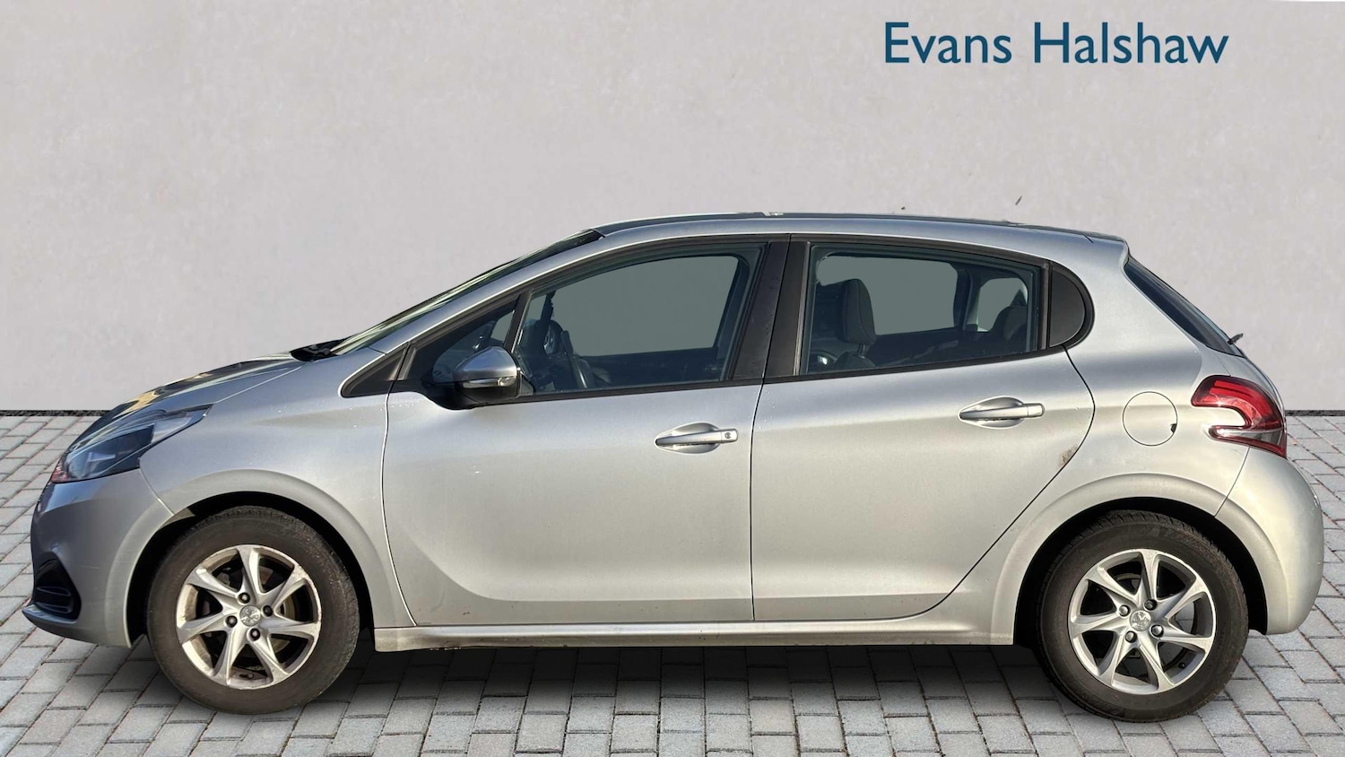 Used Peugeot 208 2016 for sale - 77135045: Photo 4