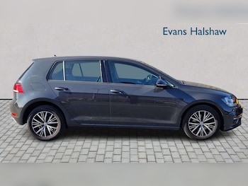 Used Volkswagen Golf 2017 for sale - 79282352: Photo