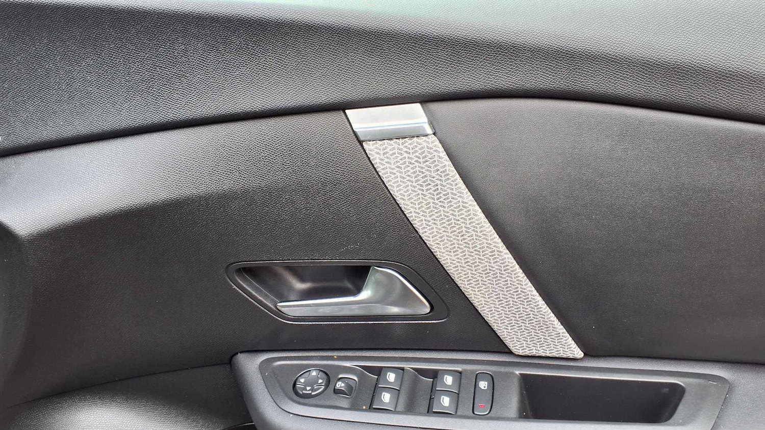 Used Citroen C4 2023 for sale - 76169976: Photo 28