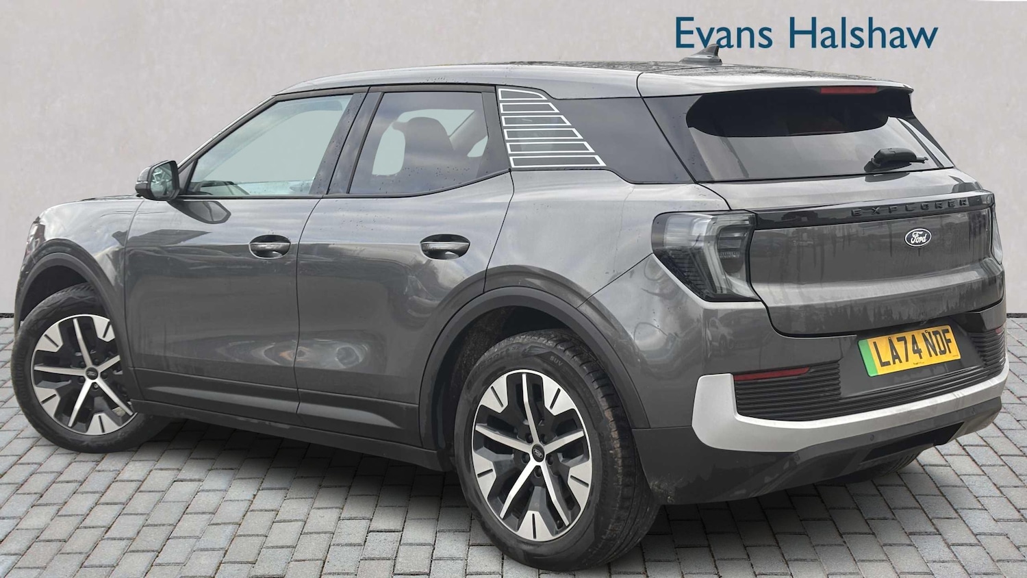 Used Ford Explorer 2024 for sale - 77389915: Photo 2