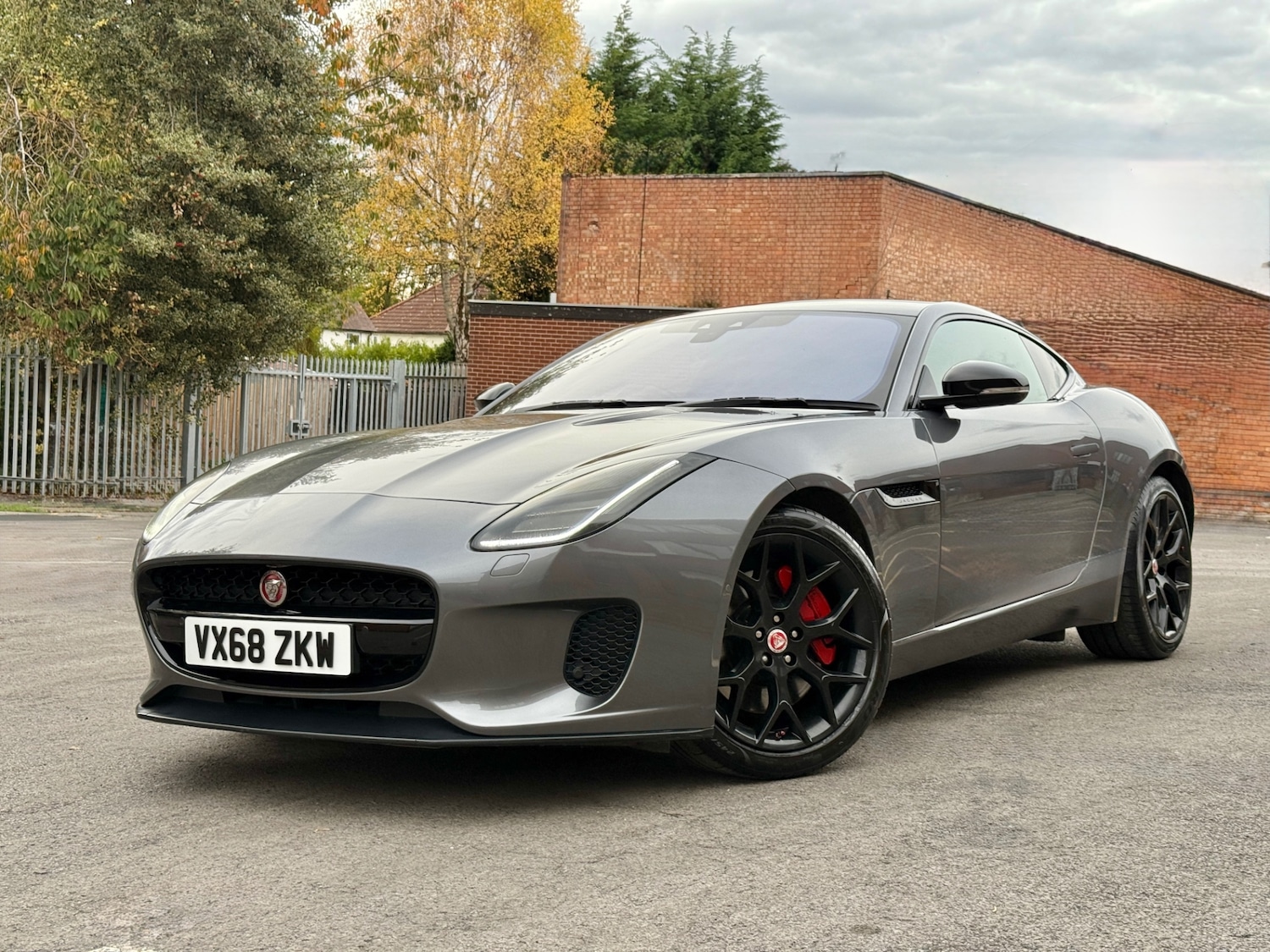 Used Jaguar F-Type 2018 for sale - 76455619: Photo 2