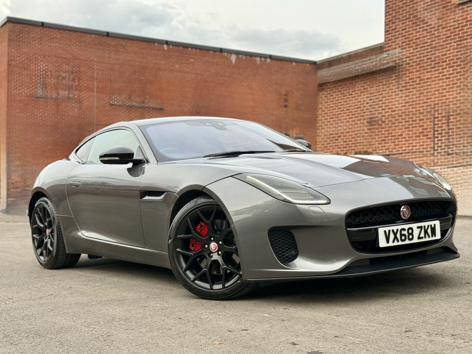 Used Jaguar F-Type 2018 for sale - 76455619: Photo 4