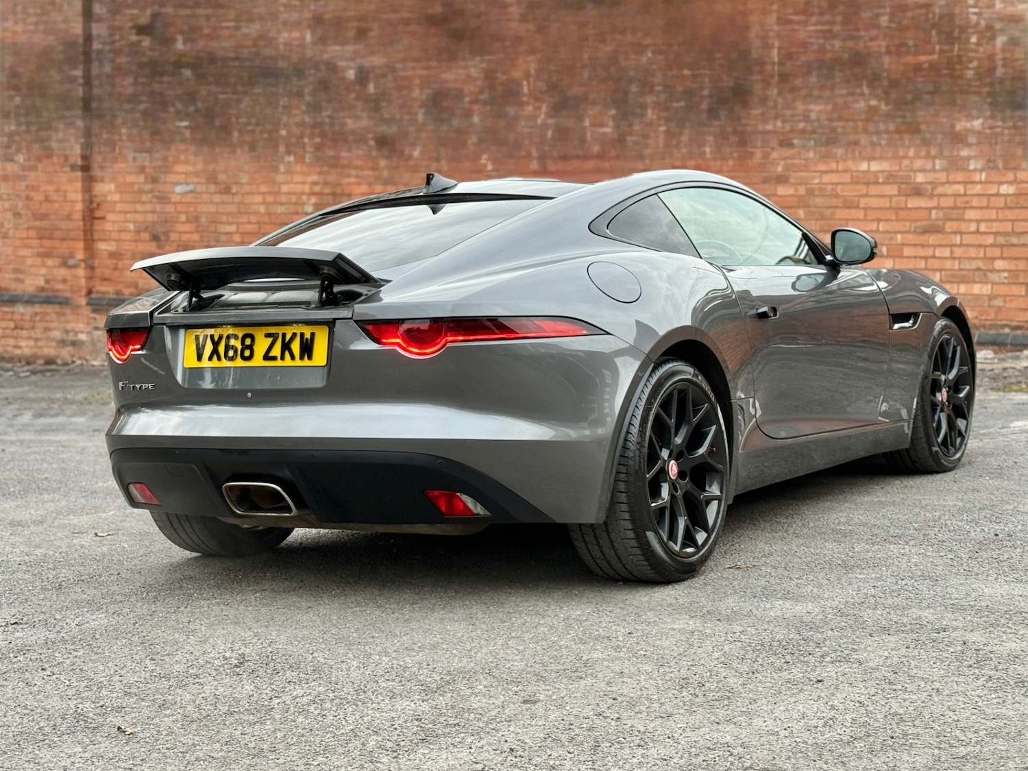 Used Jaguar F-Type 2018 for sale - 76455619: Photo 6