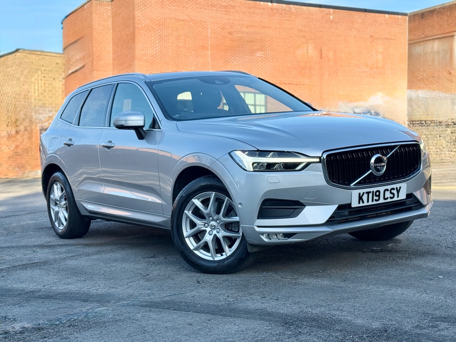 Used Volvo XC60 2019 for sale - 76656470: Photo 1