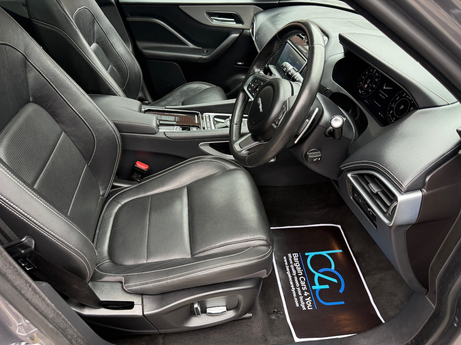 Used Jaguar F-Pace 2019 for sale - 77910619: Photo 9