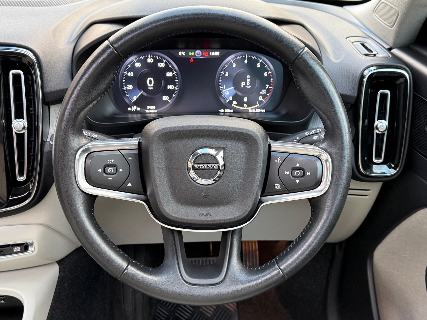 Used Volvo XC40 2020 for sale - 77052278: Photo 12