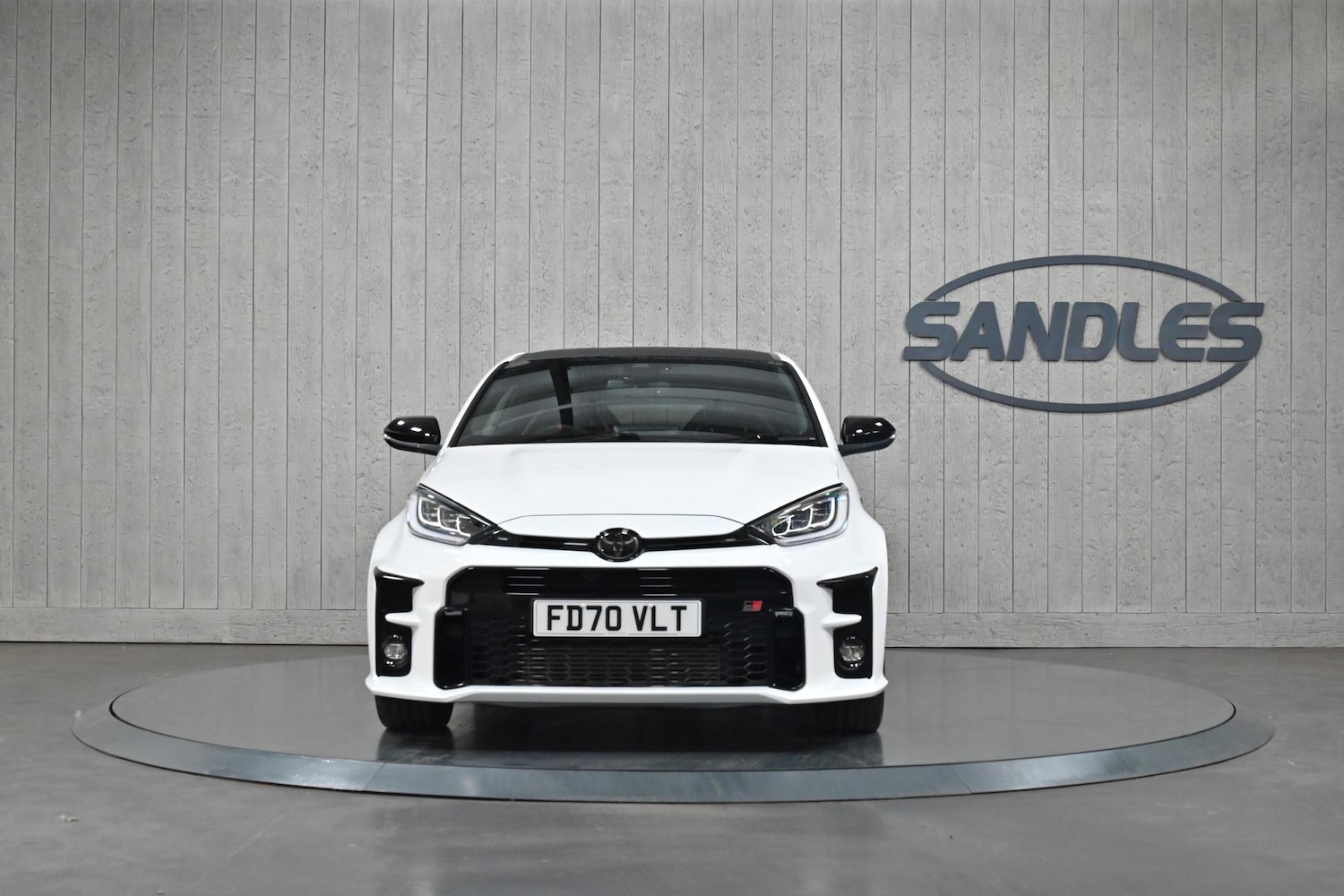 Used Toyota Yaris for sale - 77050194: Photo 2