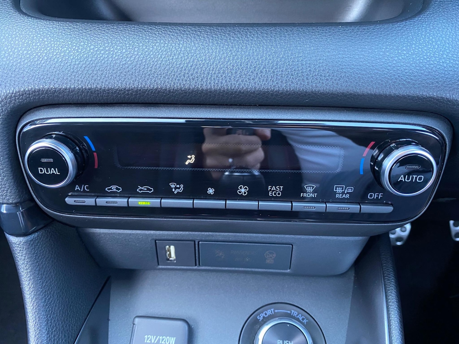 Used Toyota Yaris for sale - 77050194: Photo 34