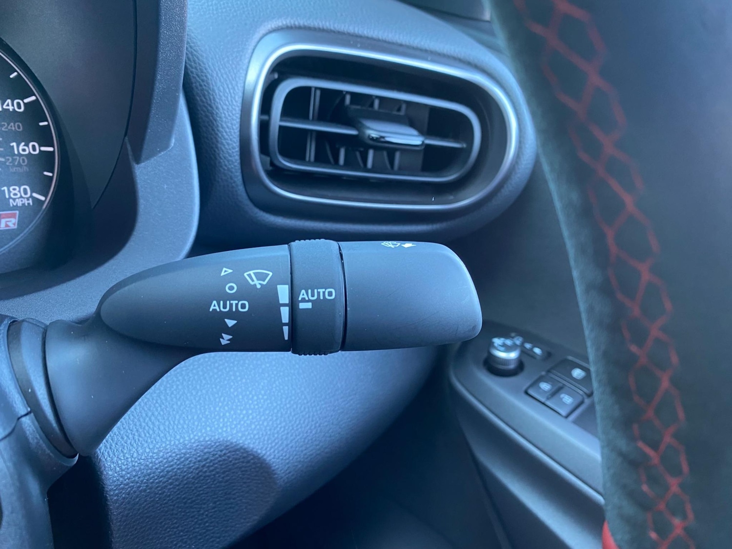 Used Toyota Yaris for sale - 77050194: Photo 41