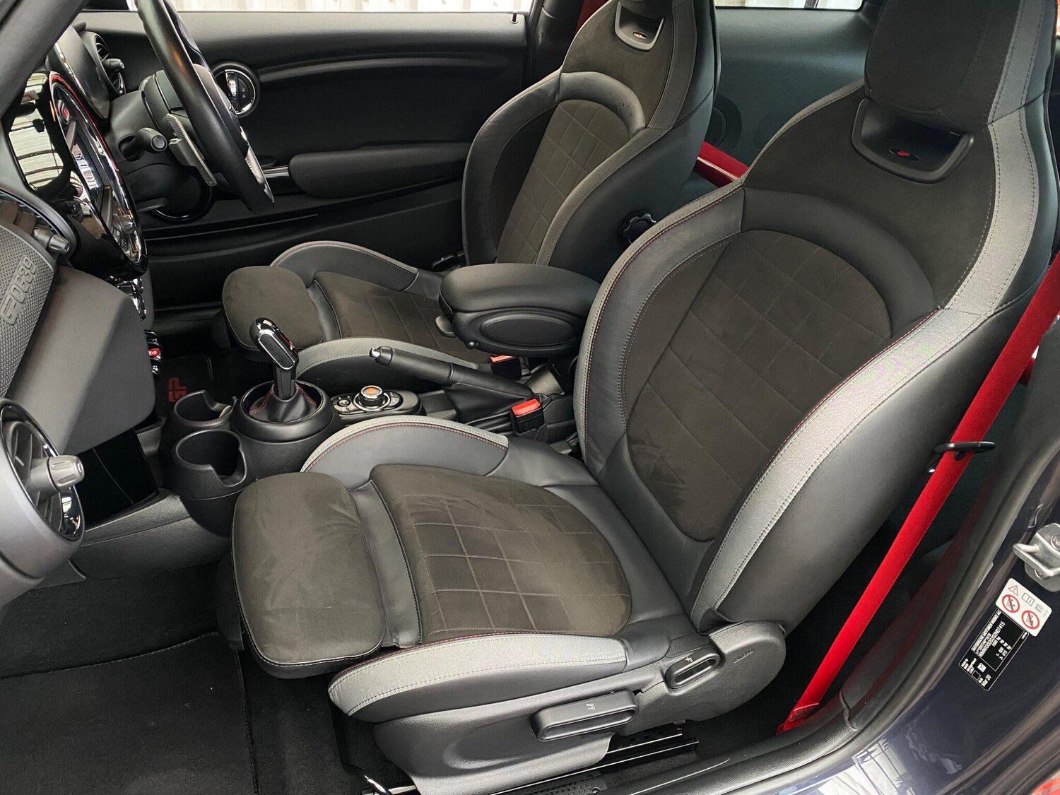 Used MINI Hatch 2020 for sale - 77238240: Photo 32