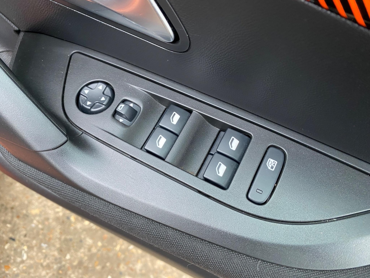 Used Peugeot E-2008 2020 for sale - 76326885: Photo 44