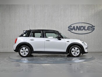 Used MINI Hatch 2019 for sale - 77769494: Photo