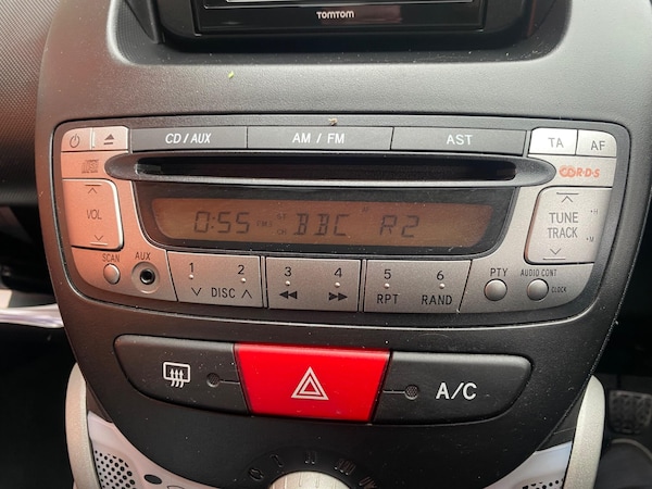 Used Toyota AYGO 2014 for sale - 76284215: Photo 31