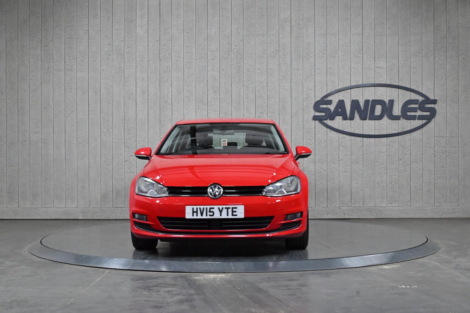 Used Volkswagen Golf 2015 for sale - 77970070: Photo 2