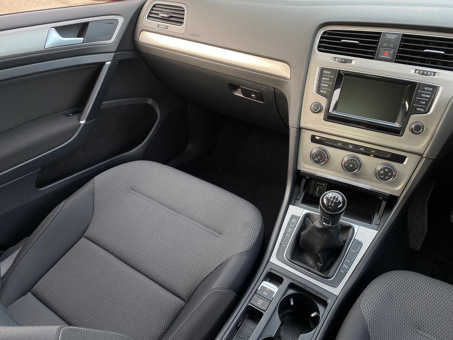 Used Volkswagen Golf 2015 for sale - 77970070: Photo 28