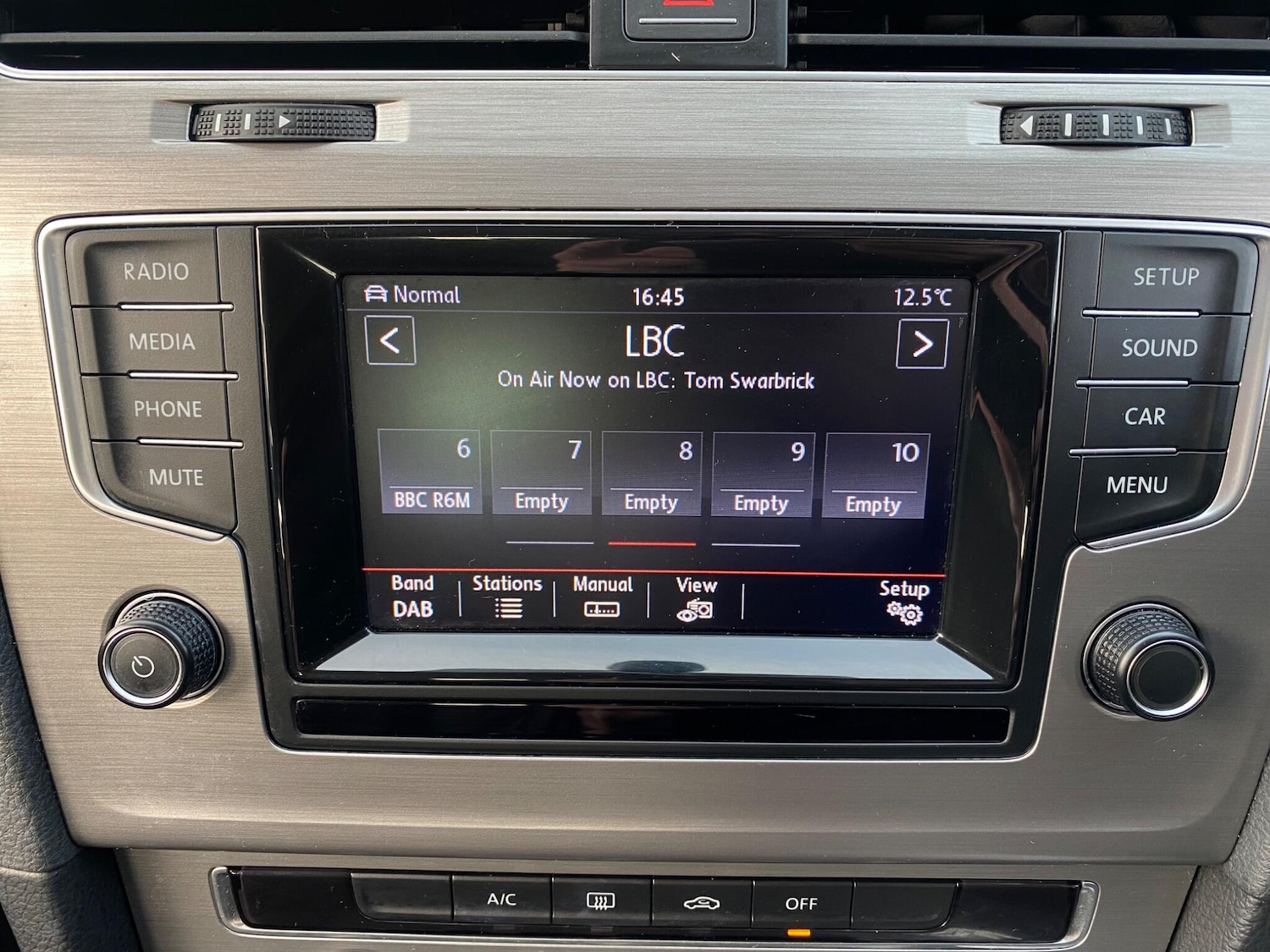 Used Volkswagen Golf 2015 for sale - 77970070: Photo 31