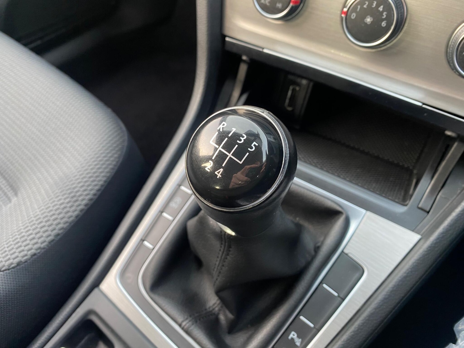 Used Volkswagen Golf 2015 for sale - 77970070: Photo 36