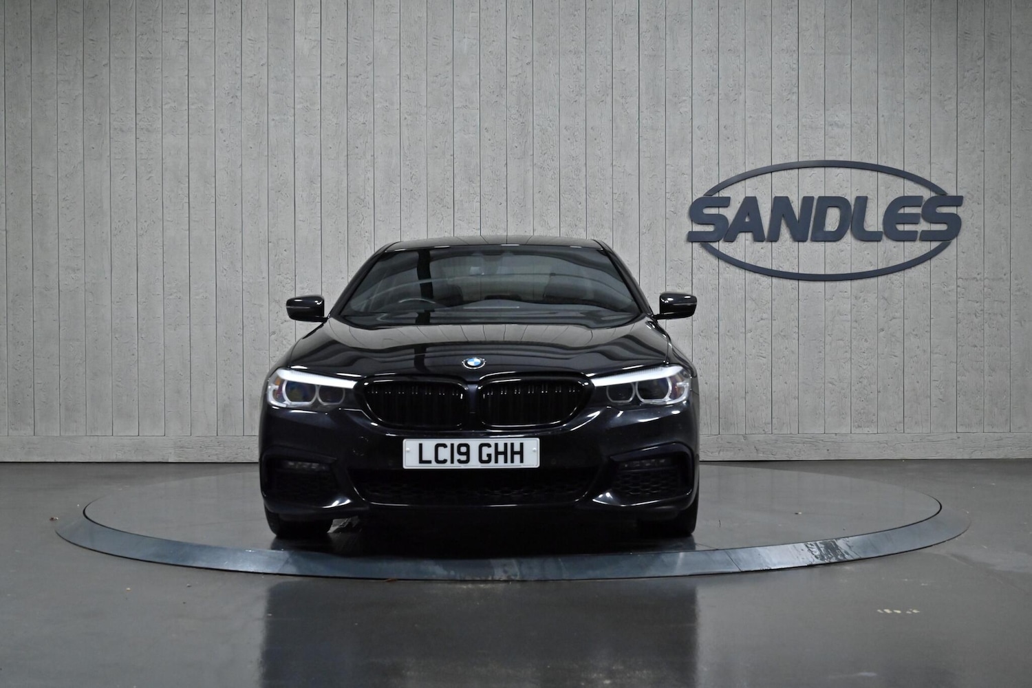 Used BMW 5 Series 2019 for sale - 76832467: Photo 2