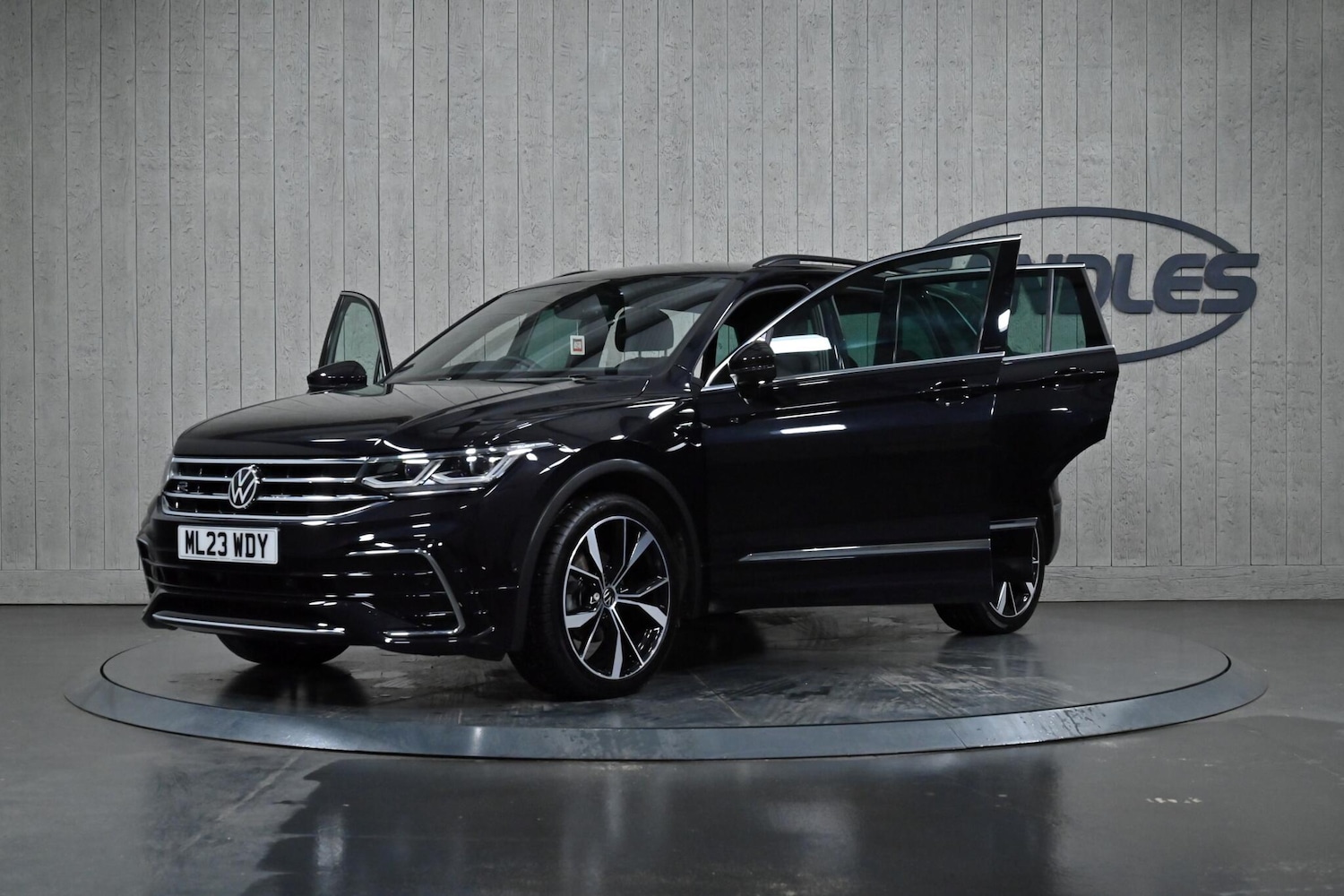 Used Volkswagen Tiguan 2023 for sale - 76965348: Photo 15