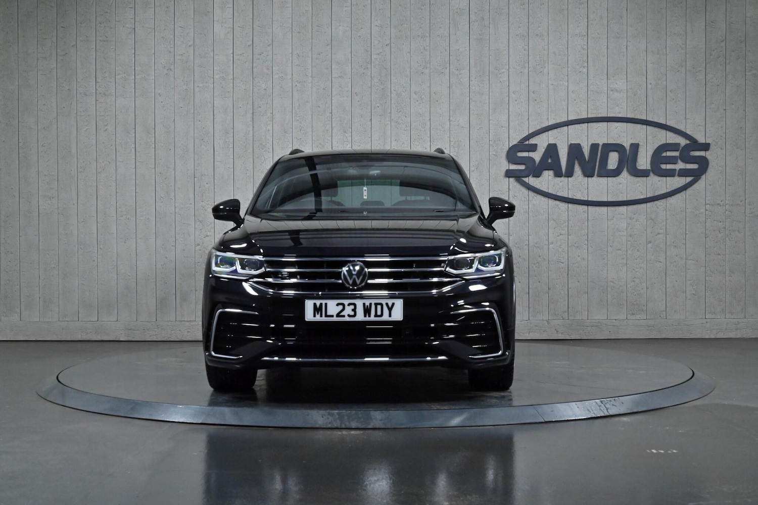 Used Volkswagen Tiguan 2023 for sale - 76965348: Photo 2