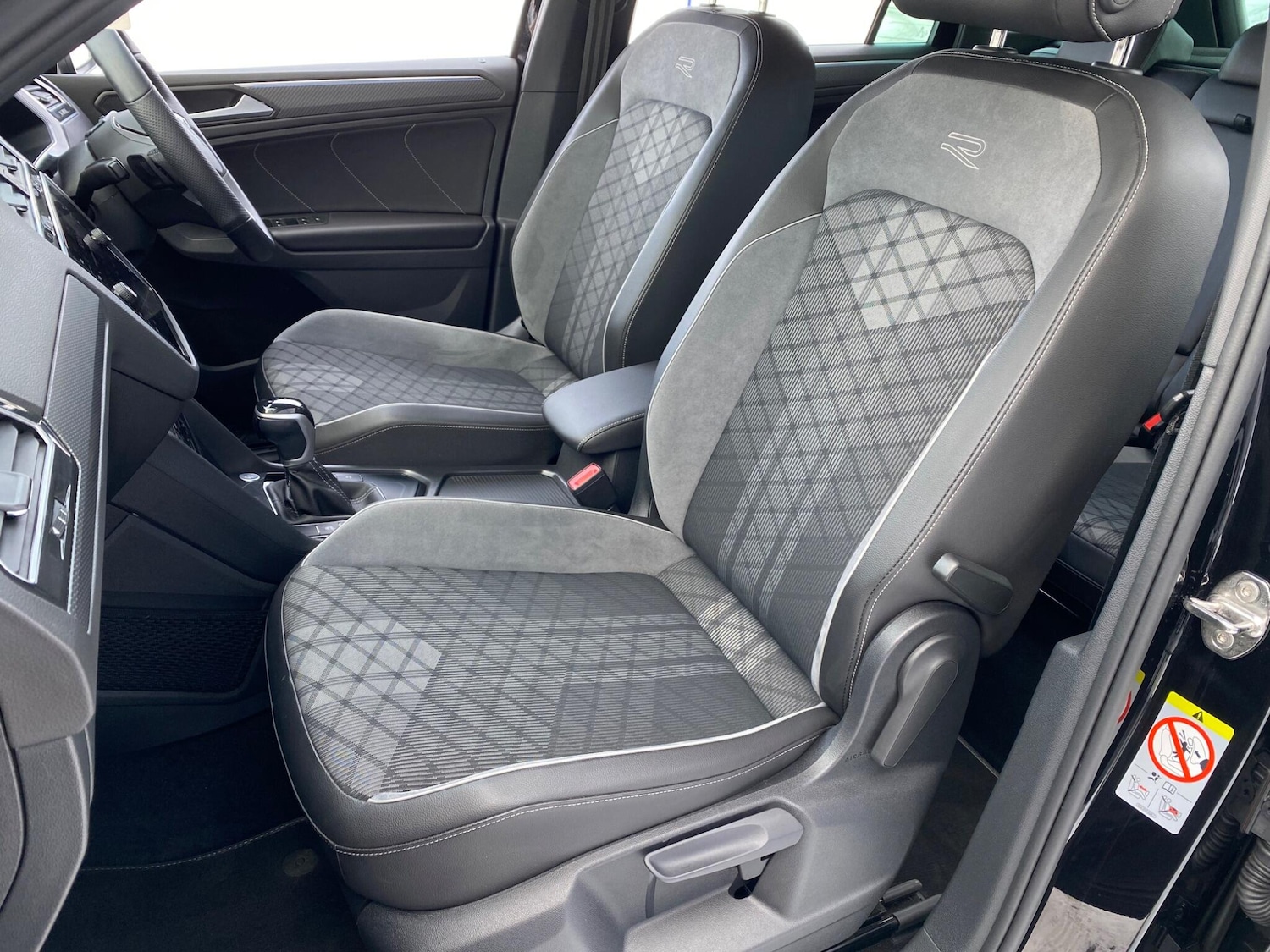 Used Volkswagen Tiguan 2023 for sale - 76965348: Photo 24