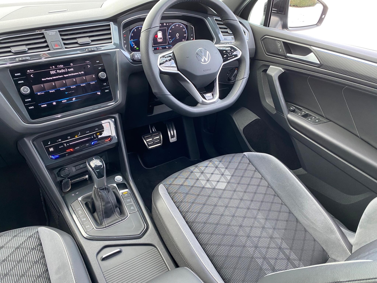 Used Volkswagen Tiguan 2023 for sale - 76965348: Photo 30