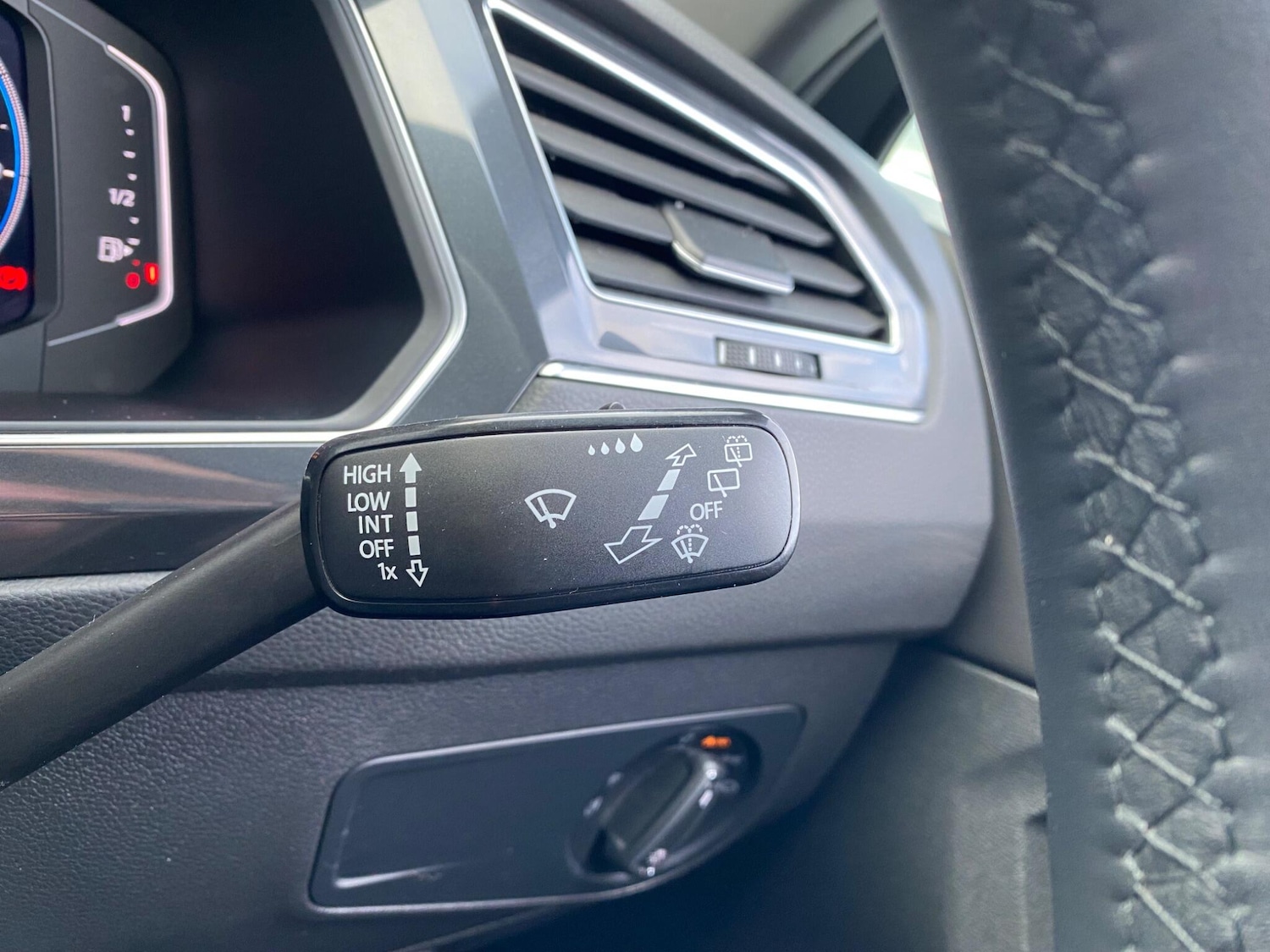 Used Volkswagen Tiguan 2023 for sale - 76965348: Photo 48