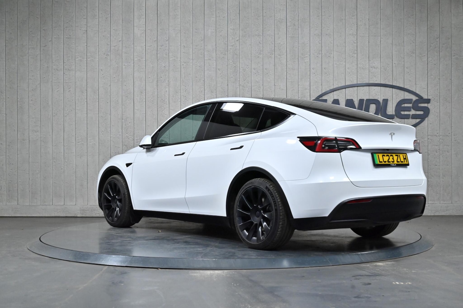 Used Tesla Model Y 2023 for sale - 77646680: Photo 3
