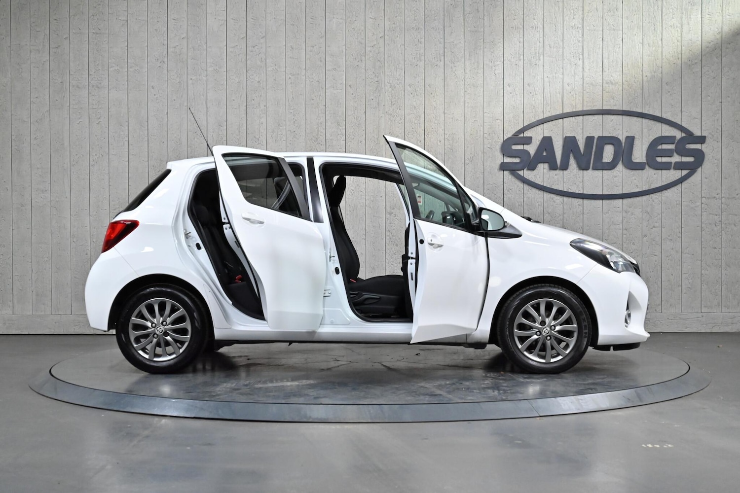 Used Toyota Yaris 2017 for sale - 76899158: Photo 10