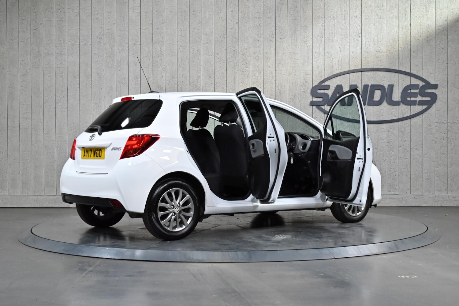 Used Toyota Yaris 2017 for sale - 76899158: Photo 13