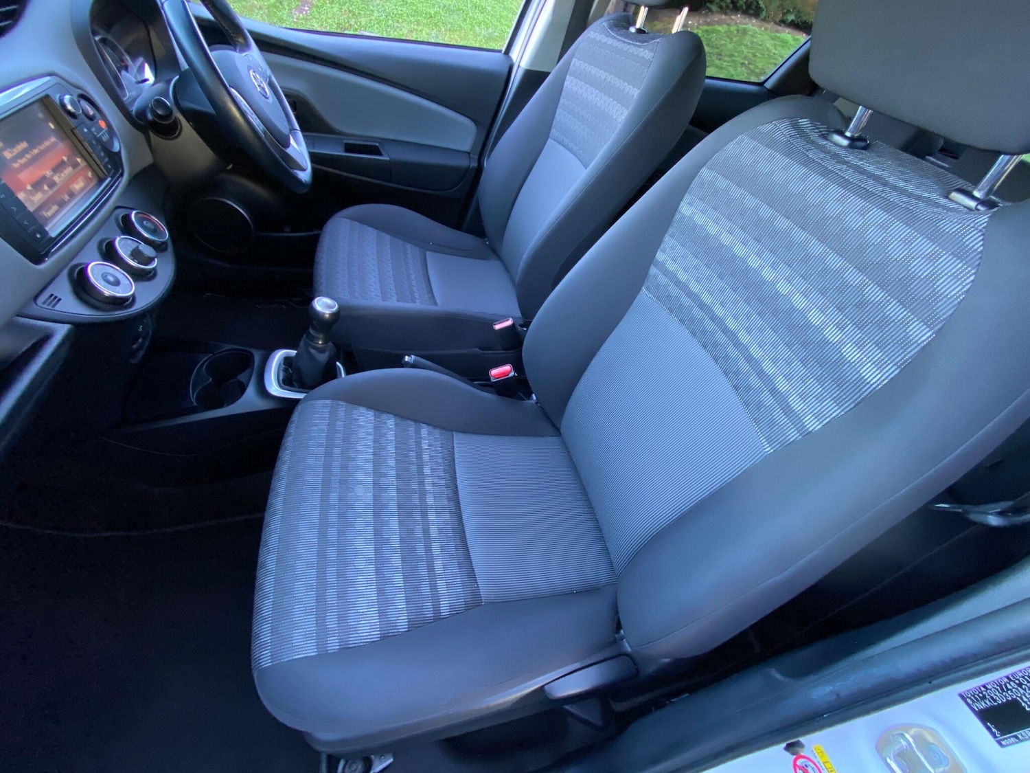 Used Toyota Yaris 2017 for sale - 76899158: Photo 25