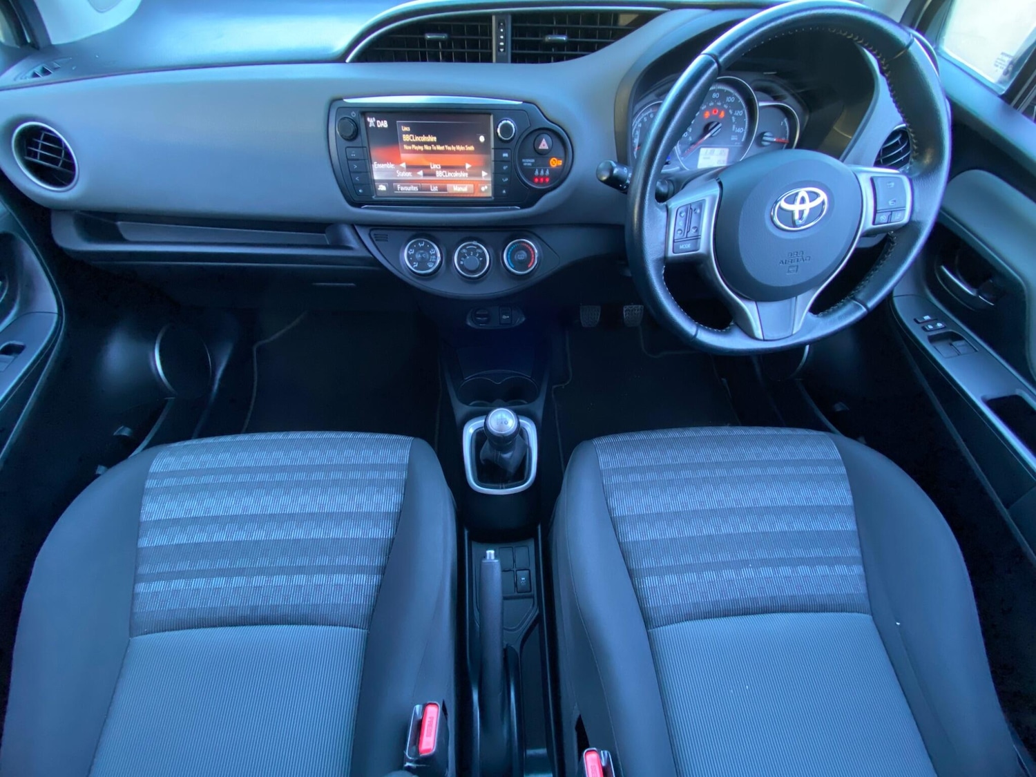 Used Toyota Yaris 2017 for sale - 76899158: Photo 27